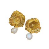 Rafaga Gold Earrings with a pearl